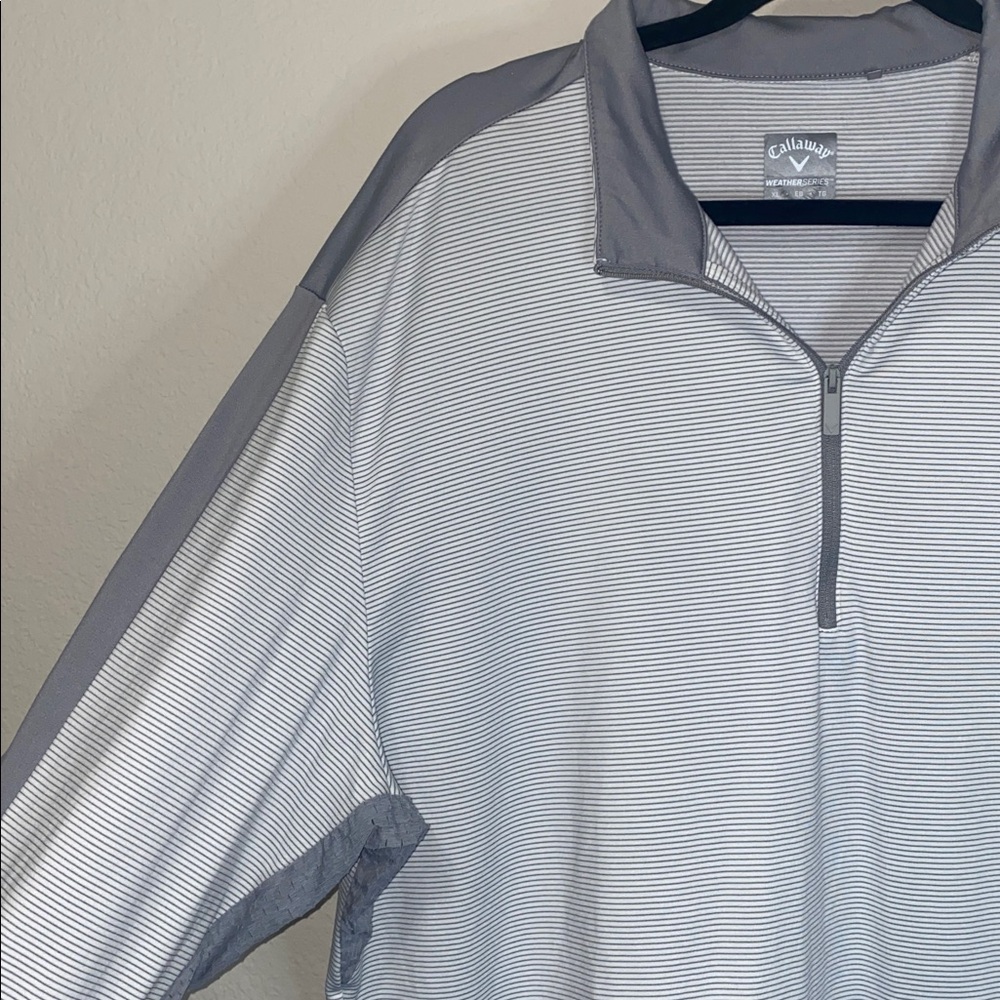 🪿Callaway Men's 1/4 Zip golf pullover in a light grey and white striped pattern! - Picture 3 of 9